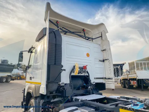 2017 Volvo FMX 440 – 6×4 Truck Tractor