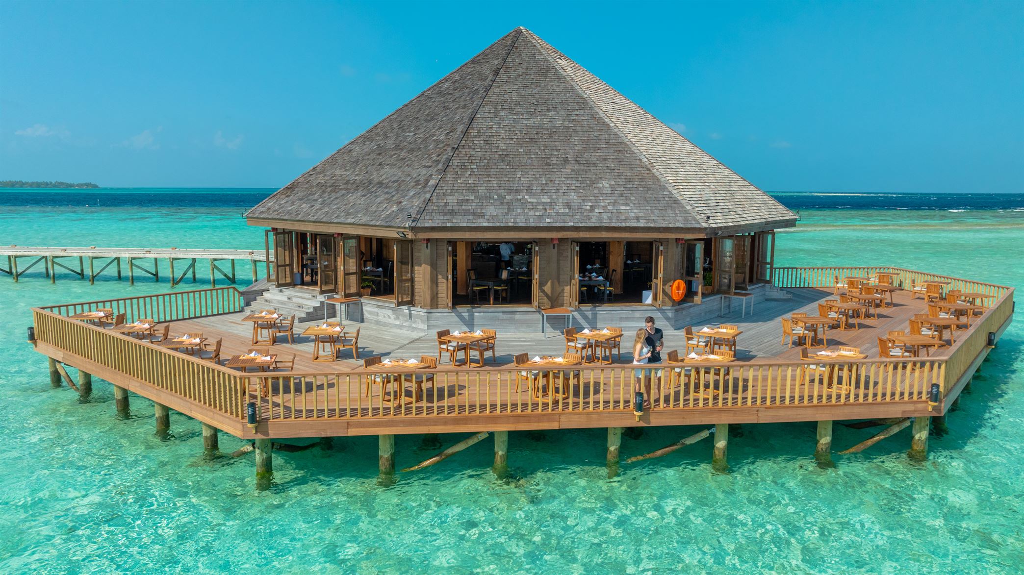 Vilamendhoo Island Resort & Spa (May 1, 2026 to Sep 30, 2026) | XL Boland Travel 