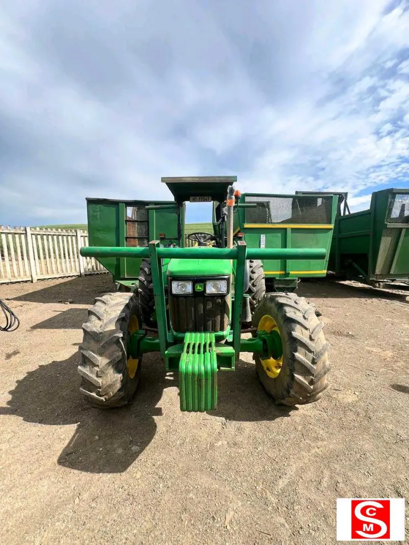 John Deere 5105M