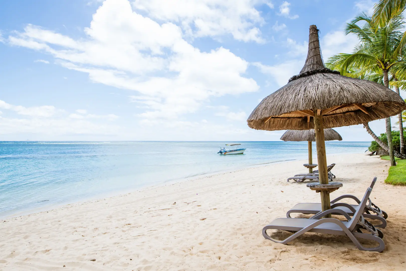 4* Superior Victoria Beachcomber Resort &amp; Spa (Apr 13, 2026 to Dec 3, 2026) | XL Boland Travel 