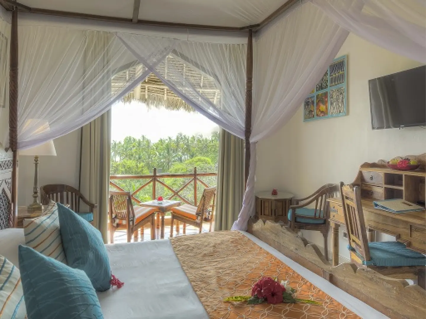 Bluebay Beach Resort &amp; Spa (Oct 20, 2026 to Nov 26, 2026) | XL Boland Travel 
