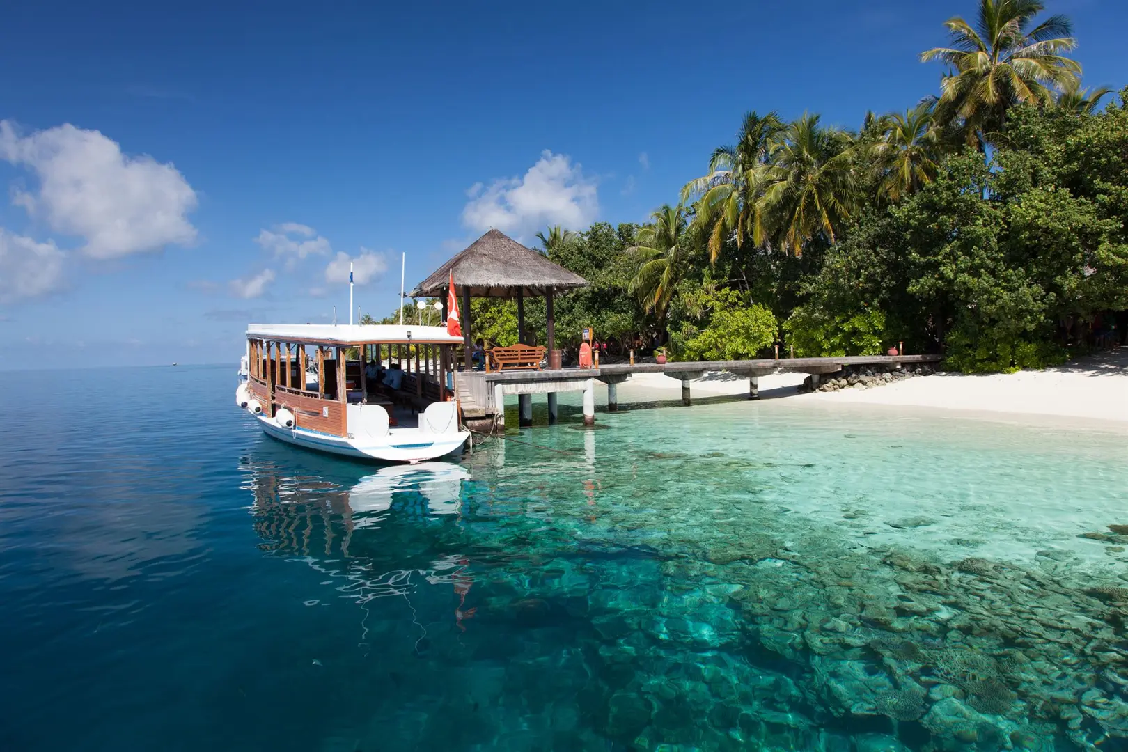 Vilamendhoo Island Resort &amp; Spa (Sep 1, 2026 to Sep 30, 2026) | XL Boland Travel 