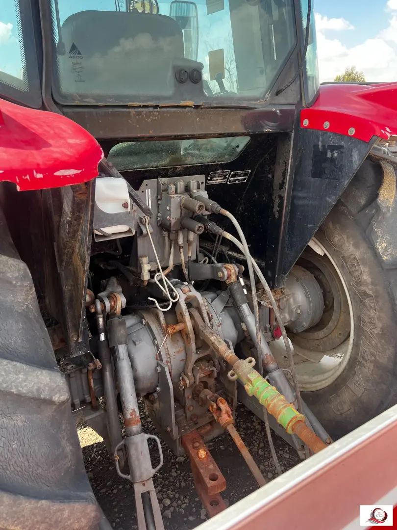 Massey Ferguson 455Xtra Cab