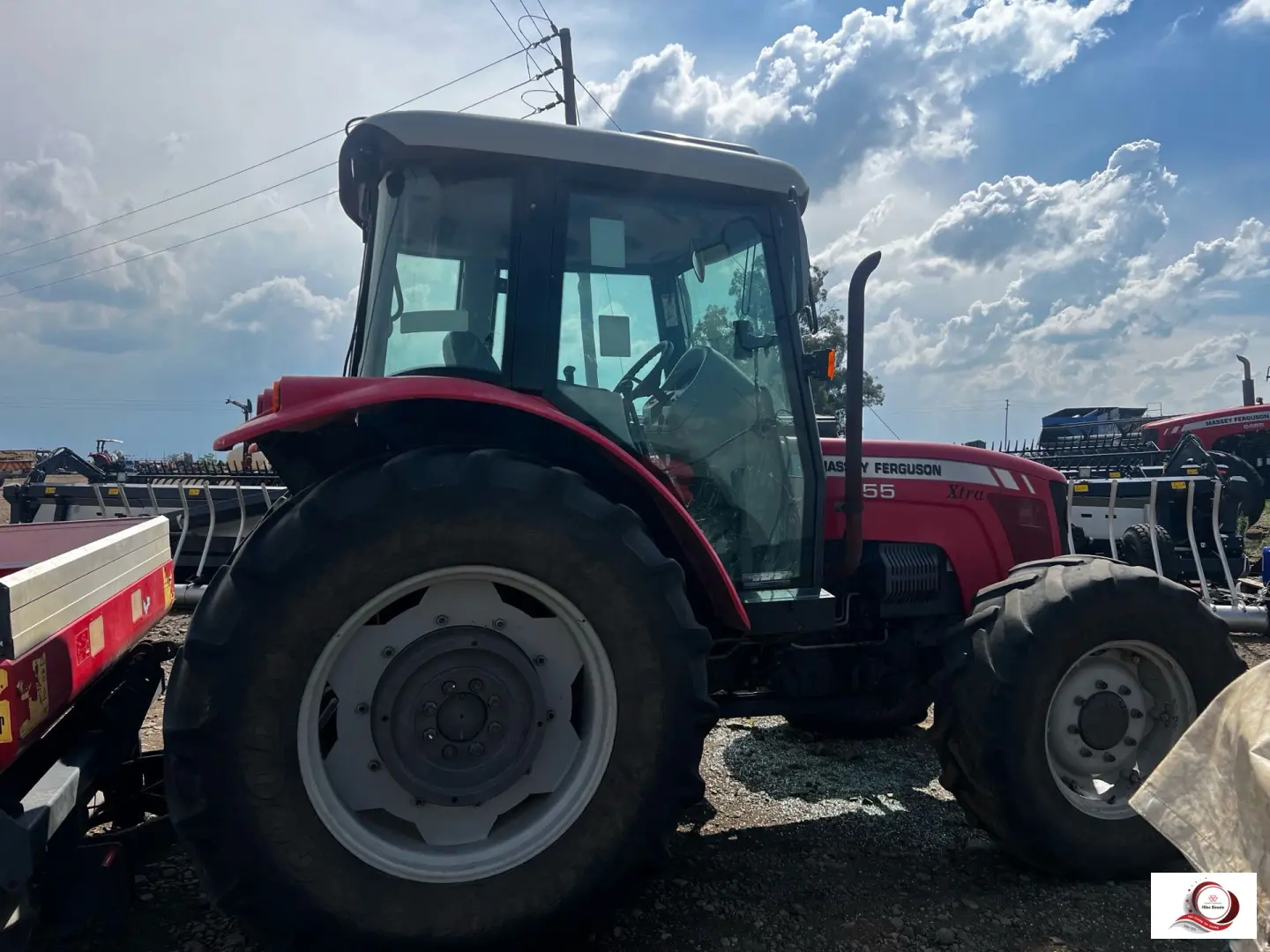 Massey Ferguson 455Xtra Cab
