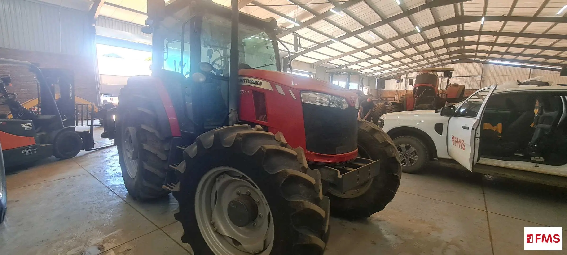 Massey Ferguson 6711 Ps Cab Fms379